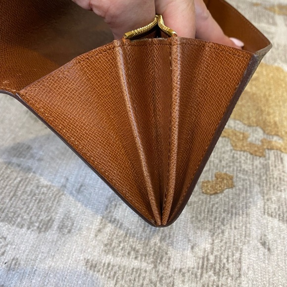 Louis Vuitton Sarah Wallet - Picture 12 of 13